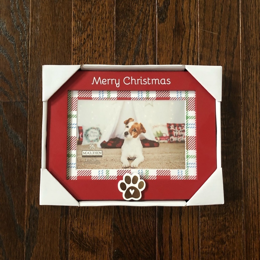 Malden Red ‘Merry Christmas’ Paw Prints (Dog) 4”x6” Single Photo Wooden Frame